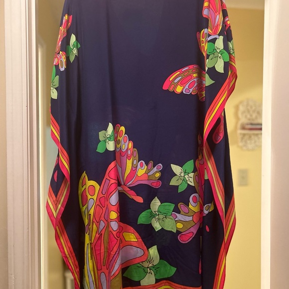 Trina Turk silk cover-up, size XS/S, brand new. - Picture 6 of 6